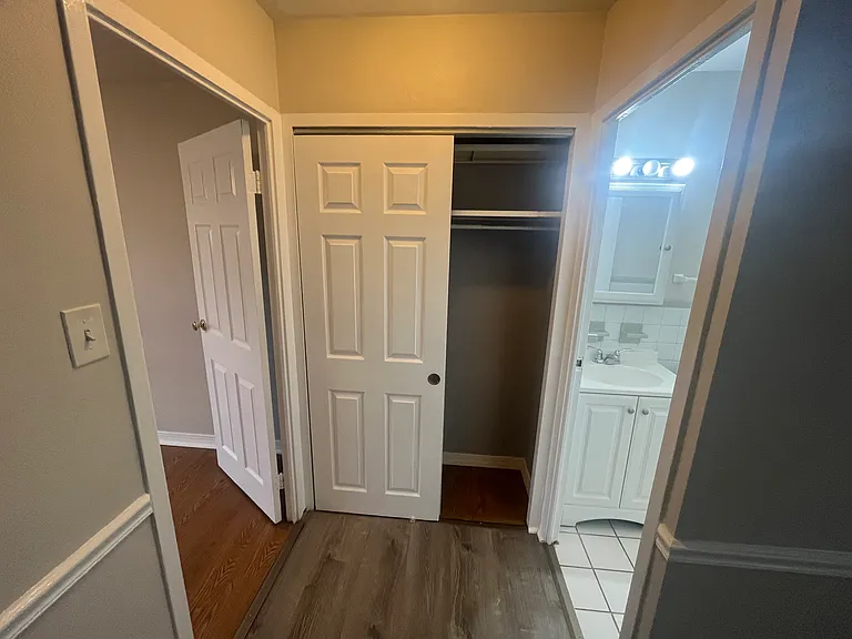 137 E Lockwood Ave #2-B — Photo 9