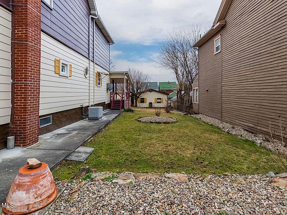 4th image of 608 Crawford Ave