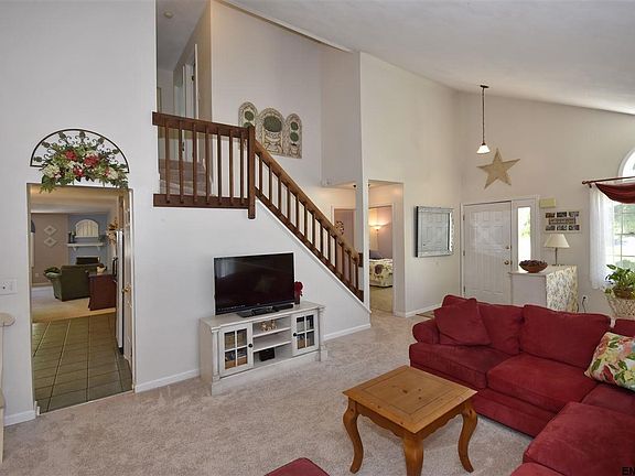 2nd image of 30 Ponderosa Dr