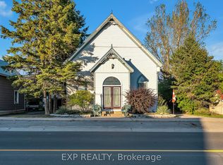 18630 W Loyalist Pkwy, Prince Edward County, ON K0K2J0