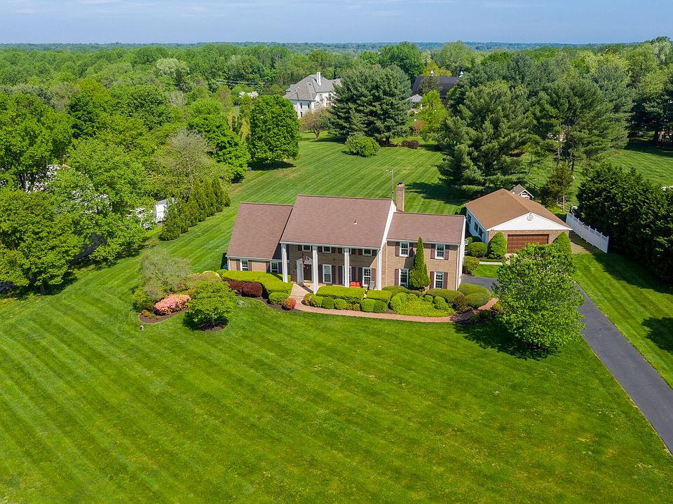 2nd image of 10514 Hunting Crest Ln