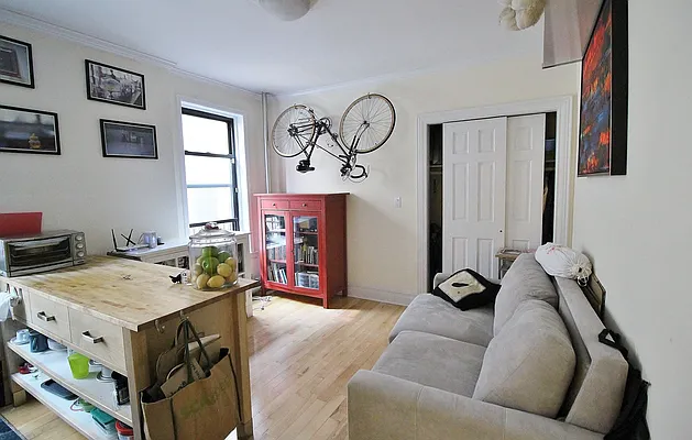 Rented by Julianna Realty Corp | media 11