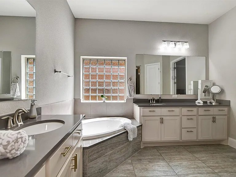 13219 Parkway Hills Dr — Photo 24