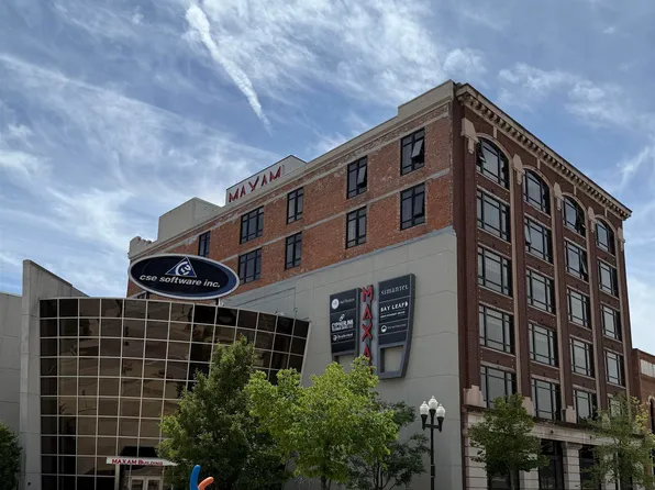 316 SW Washington St #603, Peoria, IL 61602