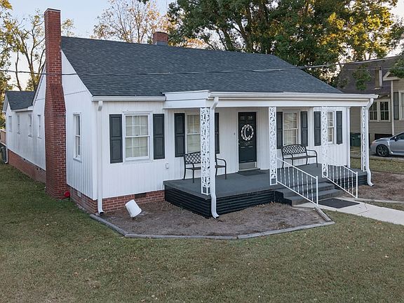 2nd image of 127 W Stuart Ave