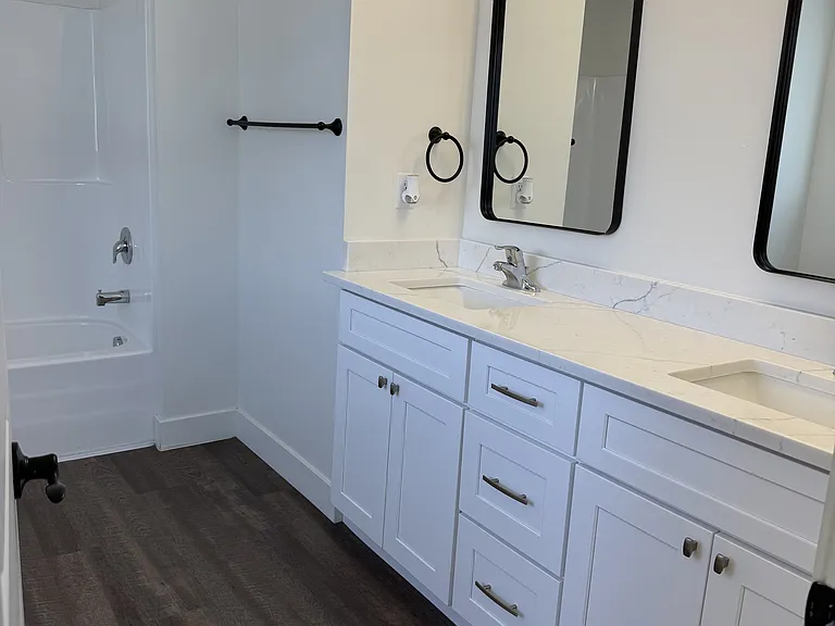 135 E 730 N #1 — Photo 3
