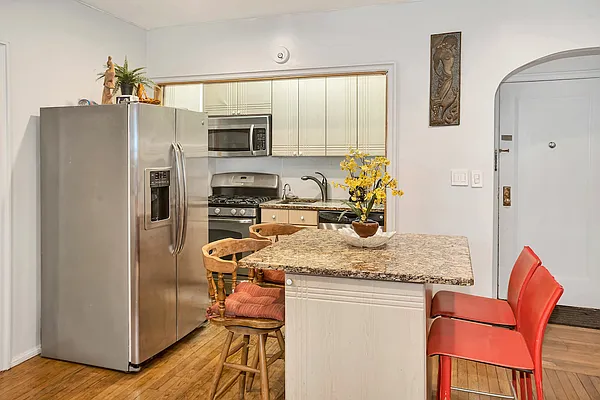 Sold by Bank Neary | media 13