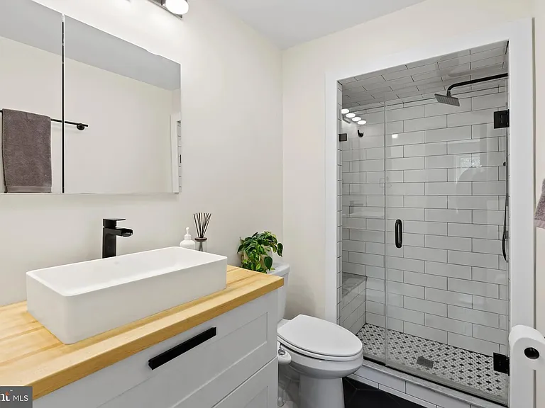 317 N Maple Ave — Photo 15