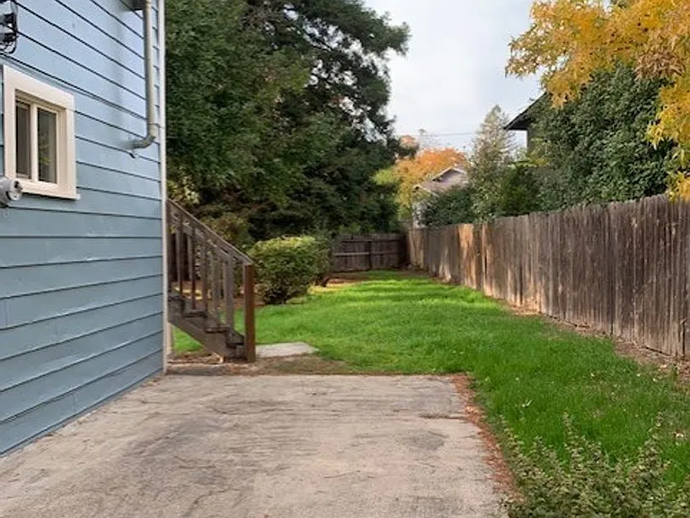 322 SW K St — Photo 10