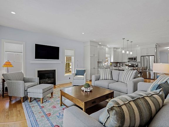 3rd image of 6 Chickadee Way #23