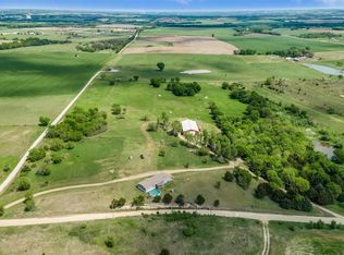 9118 242nd Rd, Winfield, KS 67156