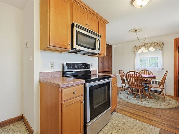 4th image of 80 Crescent Ave
