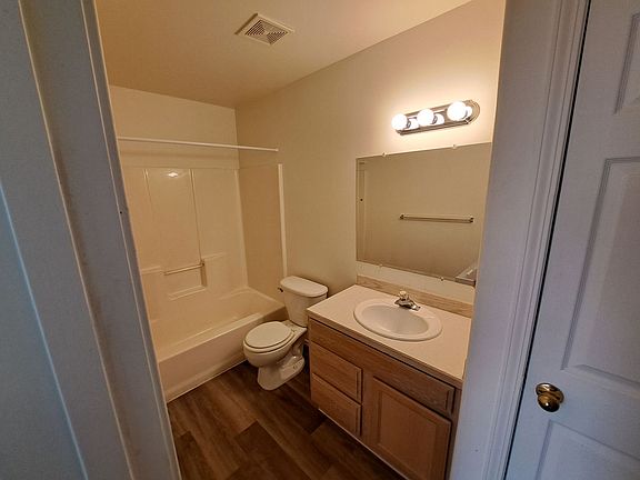 5th image of 2965 NE Worthington Ct #1