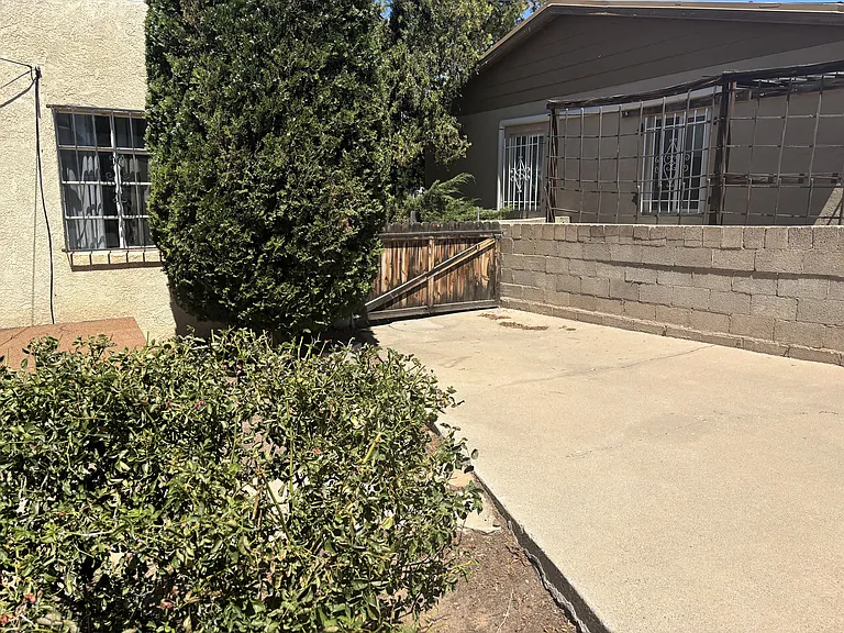 1116 Summit Dr NE — Photo 21