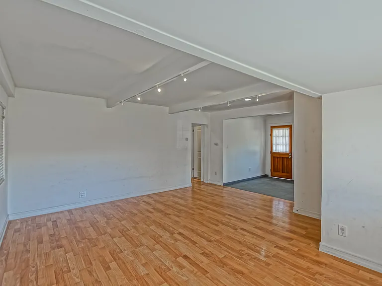 4541 W 172nd St #1A — Photo 27