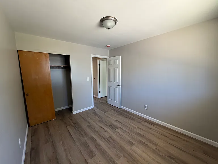 5556 Andover Blvd — Photo 6