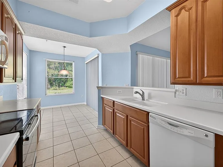 8352 Quimby Cir — Photo 9