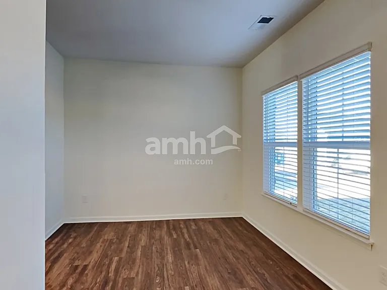 624 Hamilton Park Dr — Photo 6