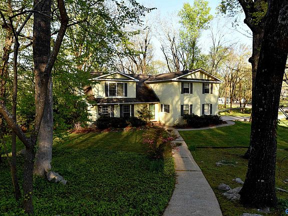 2nd image of 3033 Heatherhill Dr SE