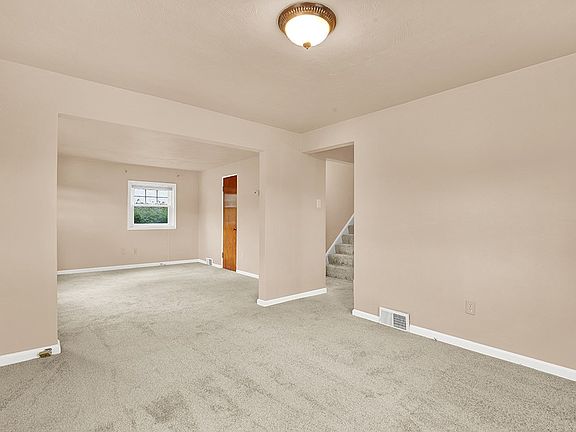 5th image of 303 Henry St