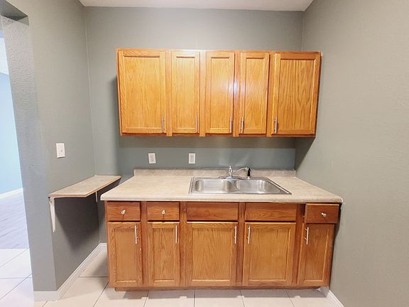 3rd image of 1804 N Huston Ave APT 2