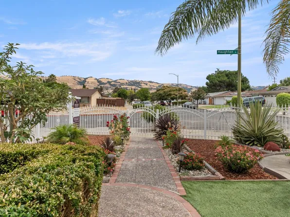 2895 E Haughton Dr, San Jose, CA 95148