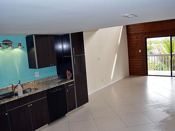 4th image of 1355 Pinellas Bayway S