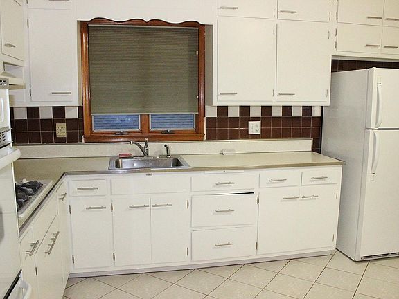 2nd image of 460 Crystal Ave #2
