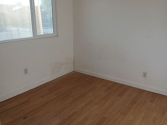 5th image of 433 T St APT B
