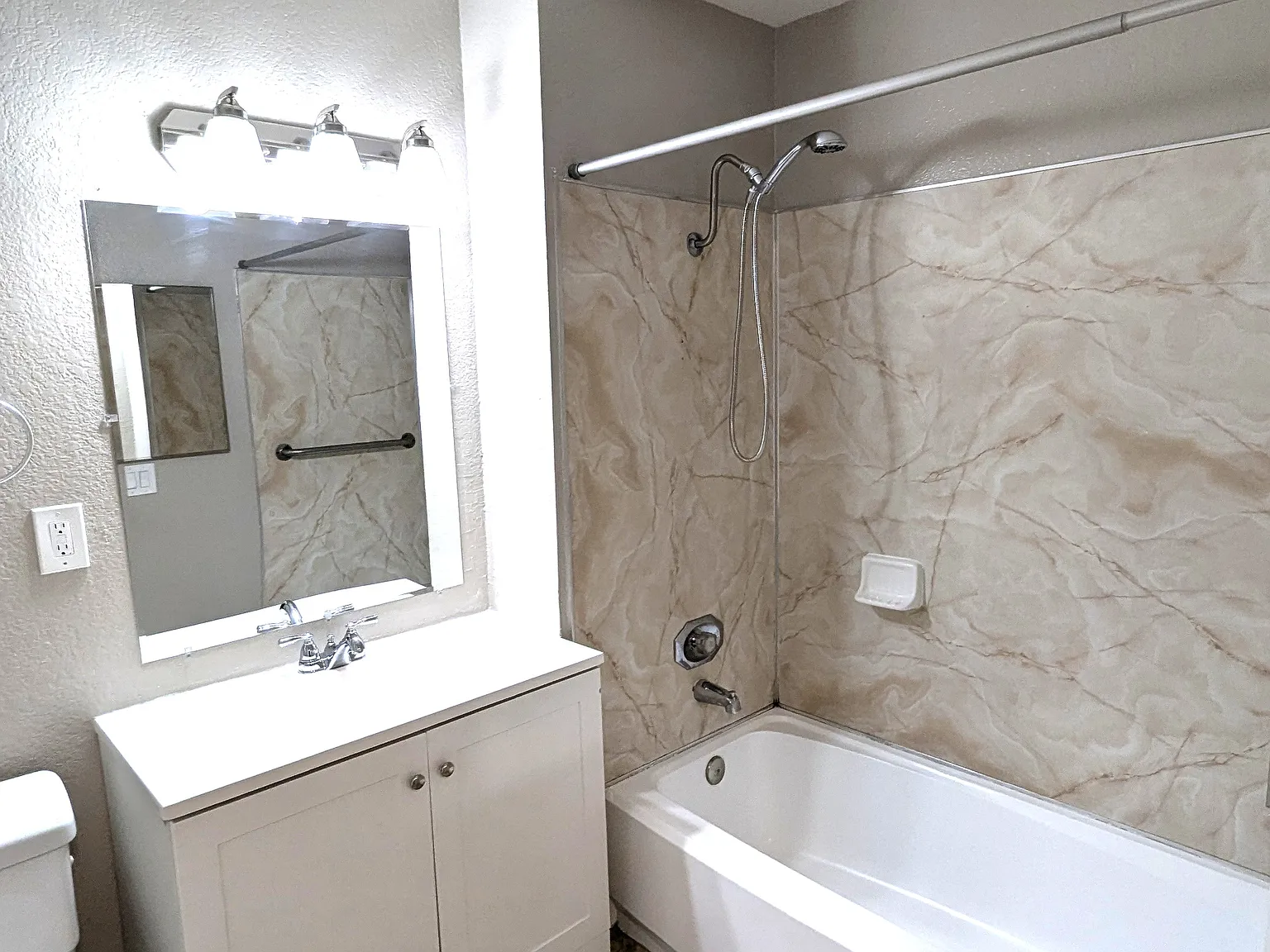 Fairview Apartments — Photo 3