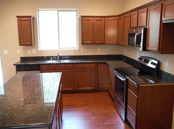 5th image of 11506 146th St Ct N