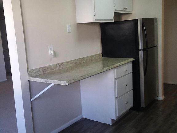 2nd image of 35 Cedar Ln APT 2