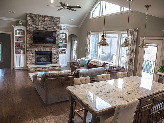 4th image of 162 Lake Bowen Dr