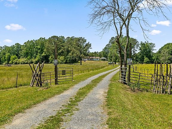 5th image of 446 Brown Bridge Rd