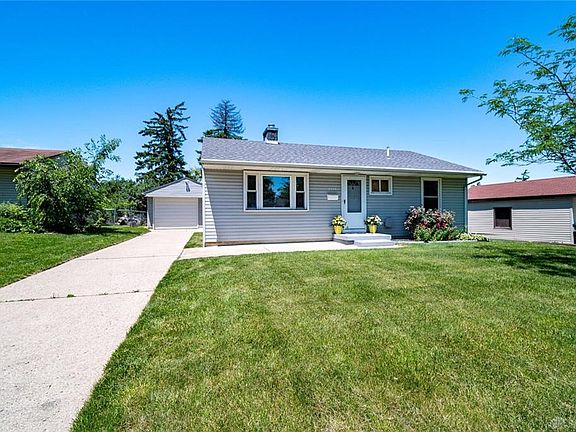 3rd image of 2955 Peony Pl