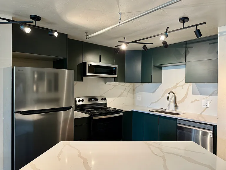 1300 N Pennsylvania St #204 — Photo 33