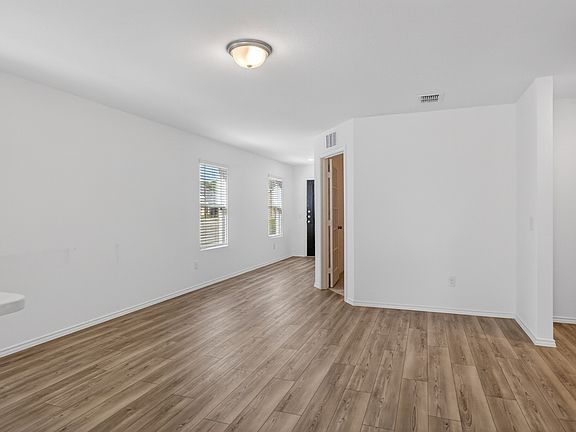 5th image of 605 Grenada Lake Dr