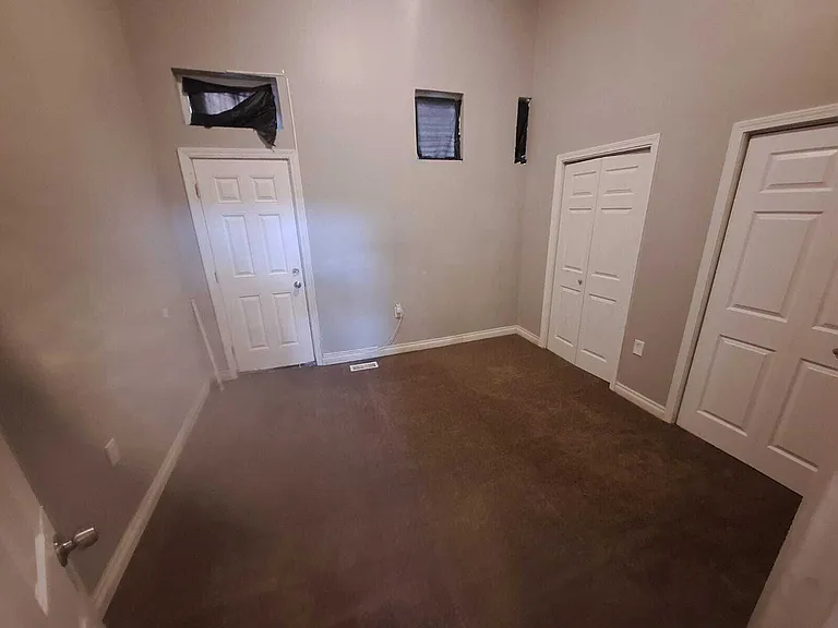 11202 Buckeye Rd — Photo 6
