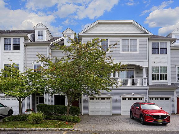 2nd image of 16 Skimmer Ln