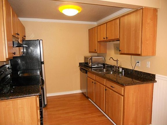 3rd image of 16817 Larch Way Unit E-104