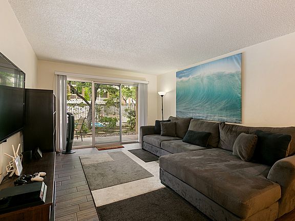 4th image of 1855 Diamond St Unit 113