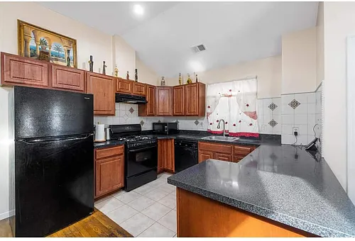 152 Virginia Ave #2 Photo 1