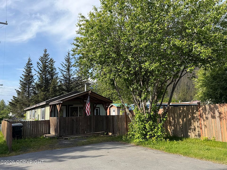 1st image of 219 Bear Dr