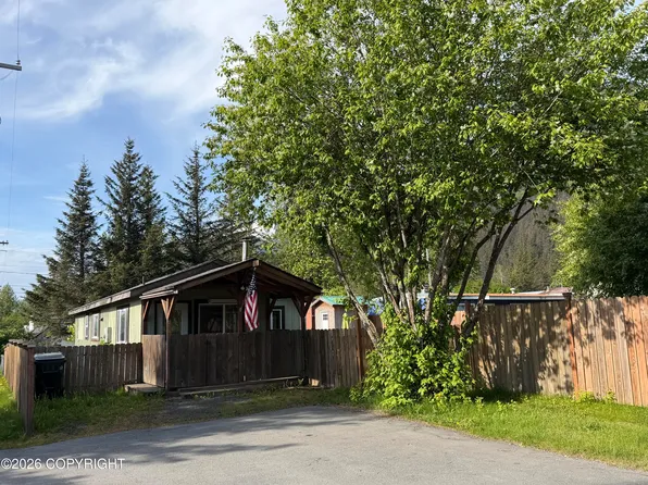 219 Bear Dr, Seward, AK 99664