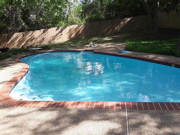3rd image of 1114 Babbling Brook Dr