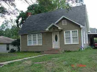 419 Pecan St, Center, TX 75935