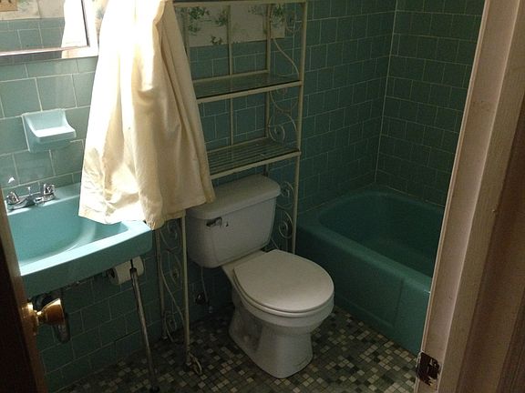 5th image of 2706 Youngs Dr