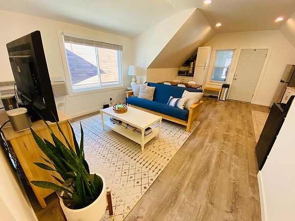 4th image of 3233 N Central Park Ave #3