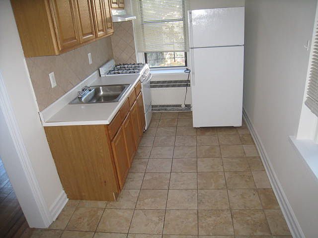 1st image of 2598 36th St APT 3B
