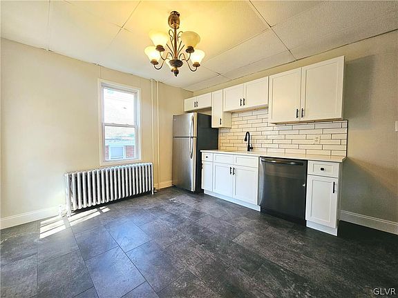 4th image of 2127 W Norwegian St